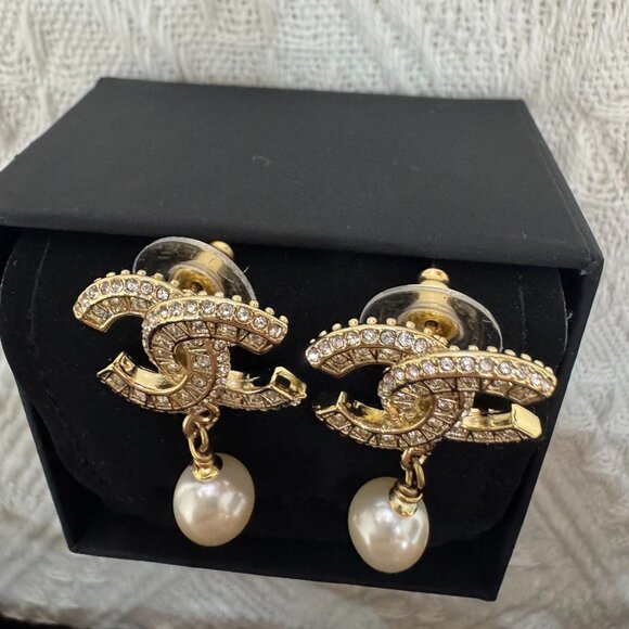 Chanel earrings - Picture 3 of 5